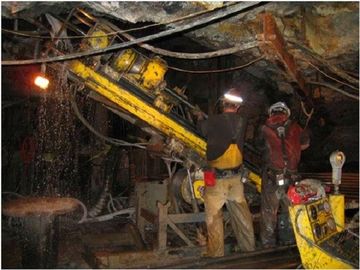 Keşif Yeraltı Matkap Rig Verimli Derin Delik Delme Makinesi