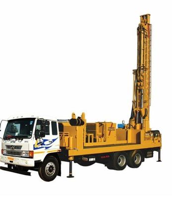 300m Paletli Şasi veya Kamyon Şasisi Su Sondajı Rig Sondaj Sondaj Ekipmanları 85kw