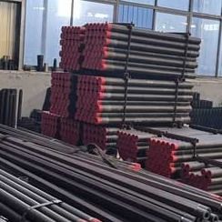 Zorlu oluşumlarda yüksek performanslı işlemler için özel olarak tasarlanmış dayanıklı matkap boruları