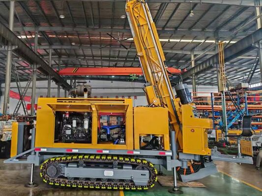CR-18A 6400 N·m Maks Döner, 3700 mm besleme çeki ve 178 kW dizel motorlu tam hidrolik yüzey çekirdek matkapı
