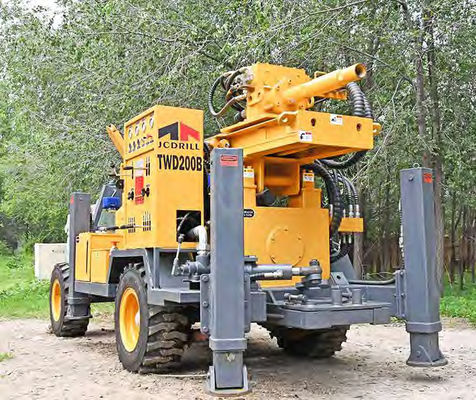 İyi bir fiyat. DTH Hava ve ÇAMUR Sondaj 200m Ağır Hizmet 4 tekerlekli Römork Üstü Su Kuyusu Sondajı Rig çevrimiçi
